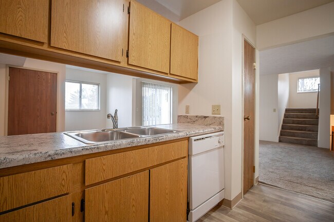 Gala - Kitchen - Alpine Lake Apartments