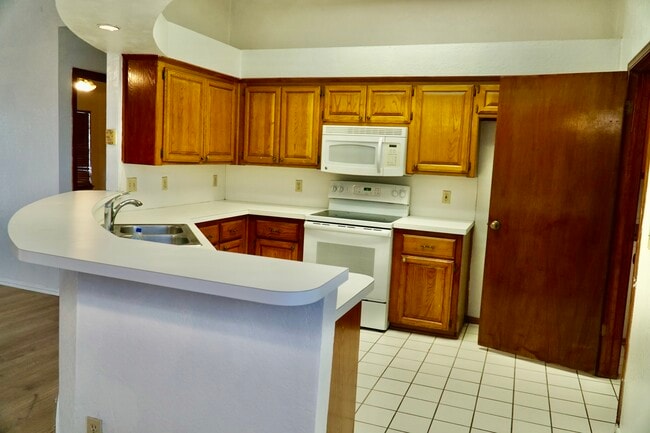 Photo - 5004 SE 84th St