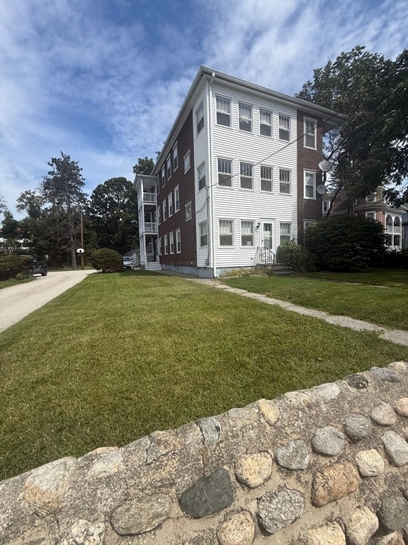 Building Photo - 77 Lake St Unit 1