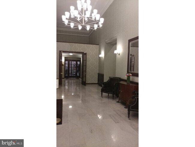 Photo - 1324 Locust St Unit 512