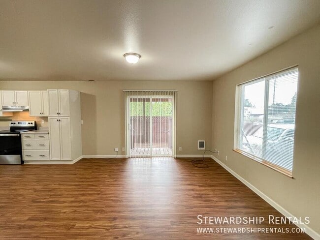 Photo - 720 Deal St
