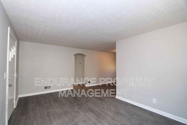 Photo - 855 Academy Ave