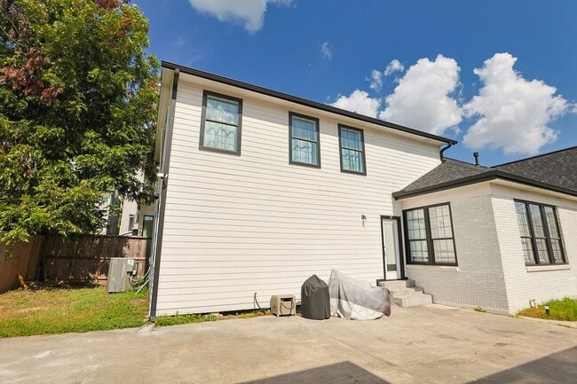 Photo - 1842 Palm St