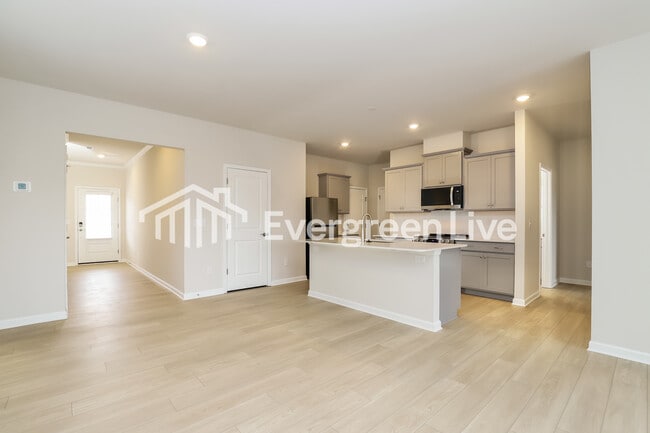 Photo - 5543 Hydrangea St