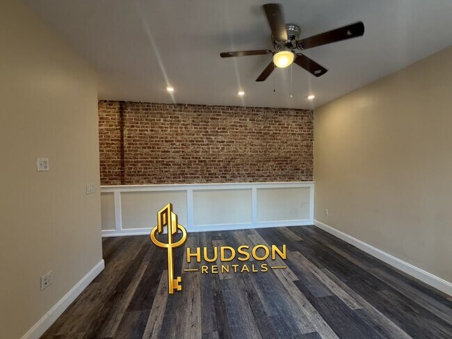 64 Sherman Pl 27 - 70 Sherman Pl Unit 27