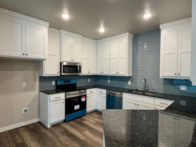 Photo - Large 1 Bed, 1 Bath in Beautifully Well-Maintained Neighborhood!! New Construction!!