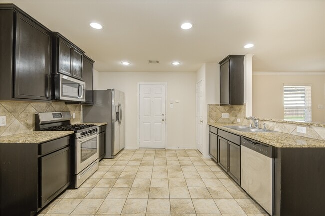 Building Photo - 2111 Denridge Dr Rental