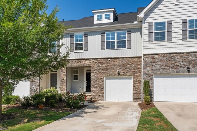 Building Photo - Nearby Southpoint Move in Mid August - South Durham Townhome