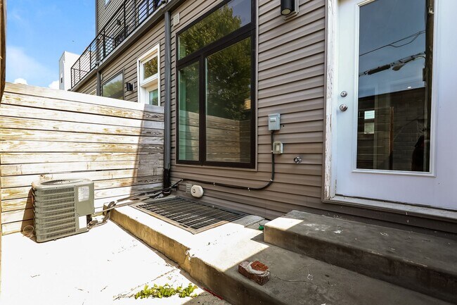 Photo - 2106 N Percy St Unit A