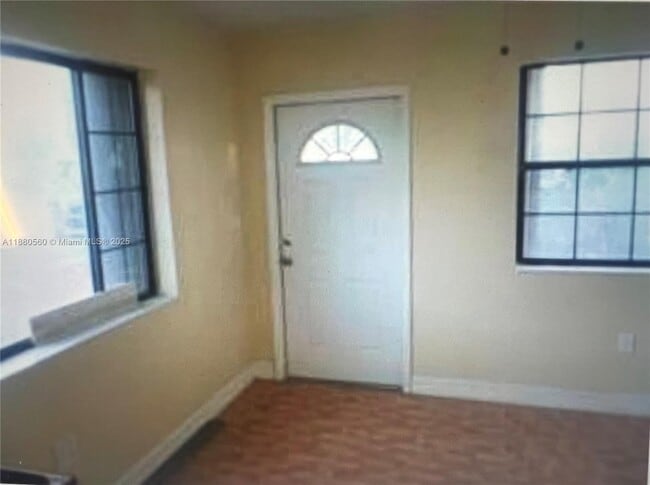Building Photo - 931 NW 34th Way Rental