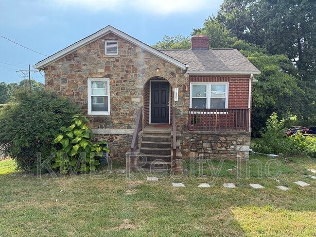 Building Photo - 1821 Remount Rd Rental