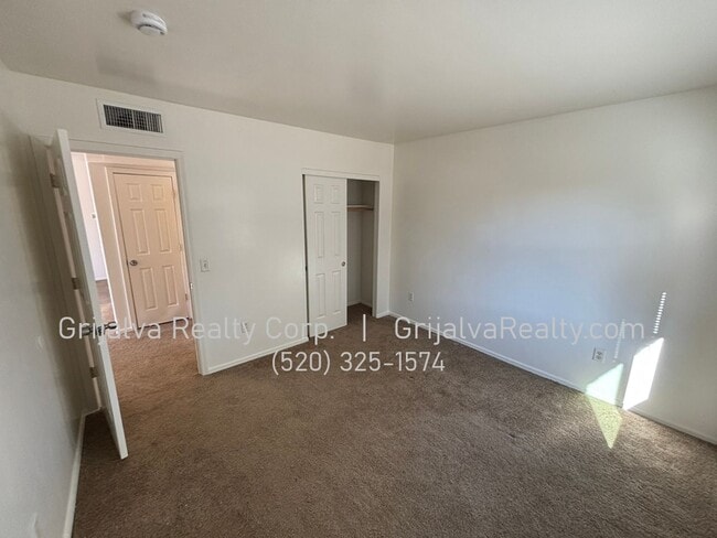 Photo - 3641 E Monte Vista Dr Unit 01