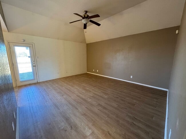 Photo - 3411 Warfield Dr