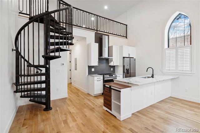 Photo - 475 Galapago St