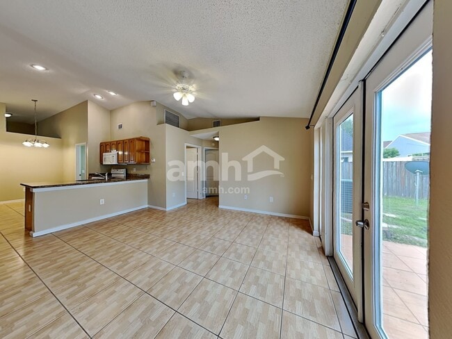 Photo - 314 Sonoma Dr