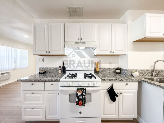 Photo - 7339 Woodman Ave Unit 1