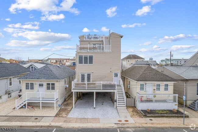 Building Photo - 129 Franklin Ave Unit A&B Rental