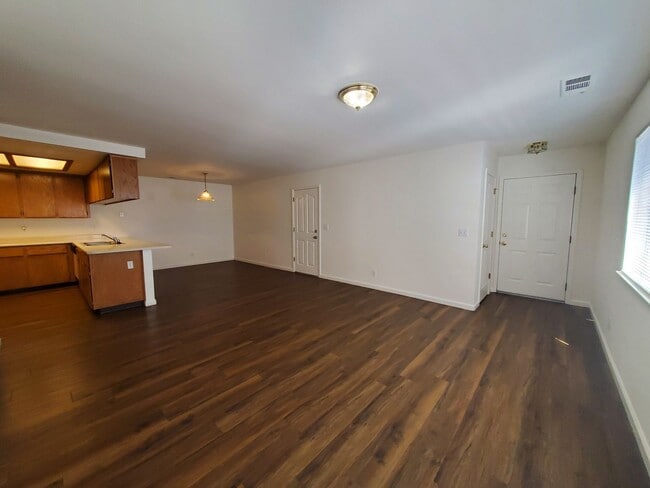 Photo - 1400 Howard Ct Unit 1410