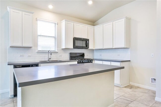 Photo - 637 Gabrielle Anne Dr