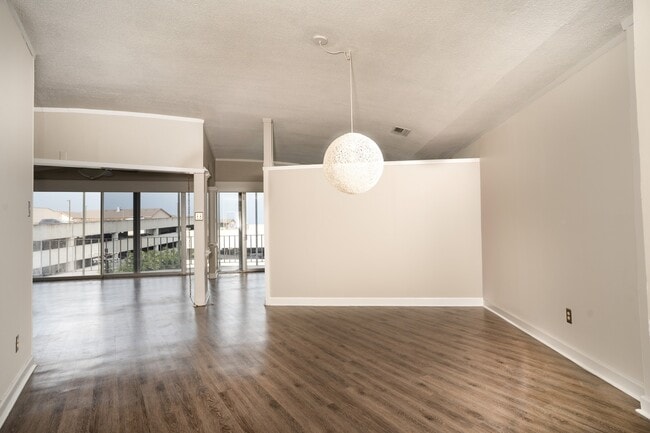 Photo - 823 S Water St Unidad 5F