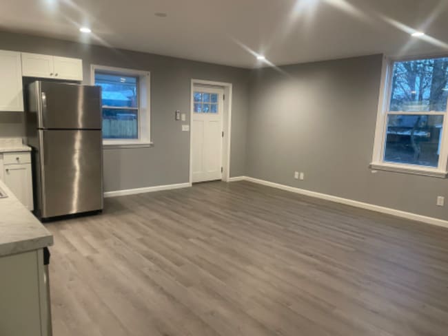 201 W Main St Unit B