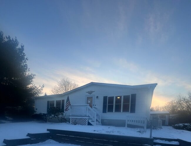 Building Photo - 6 Canterbury Ln