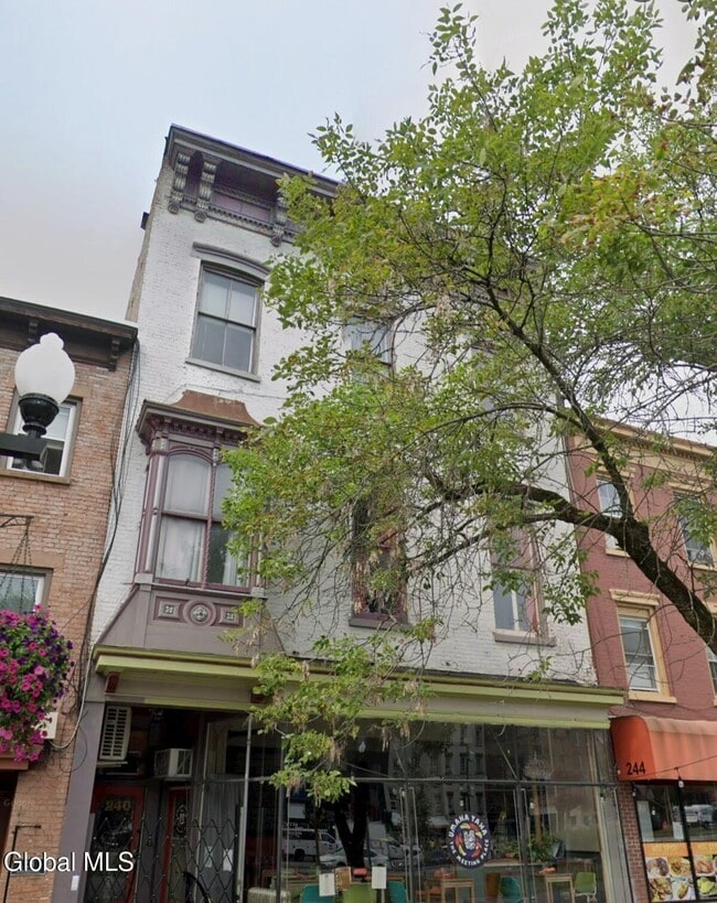 Photo - 240 Washington Ave Unidad 2