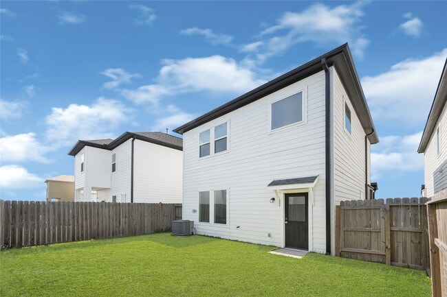 Building Photo - 6405 Leopold Star Ln
