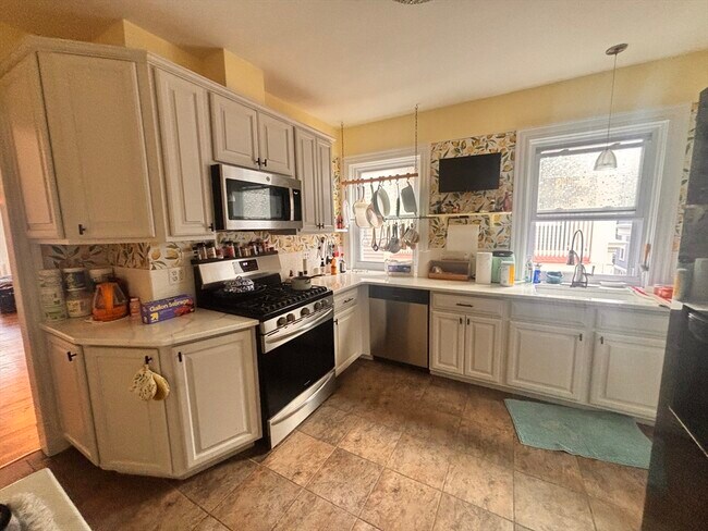 Building Photo - 3 Fayette St Unit 2