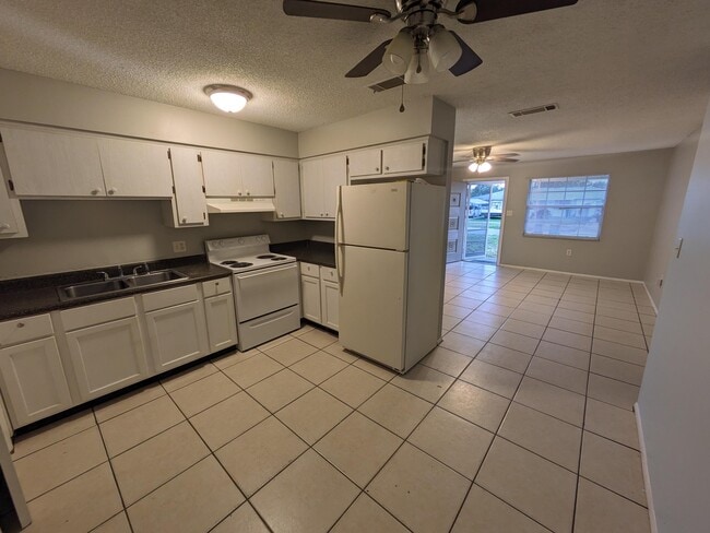 Photo - 757 Lunar Lake Cir