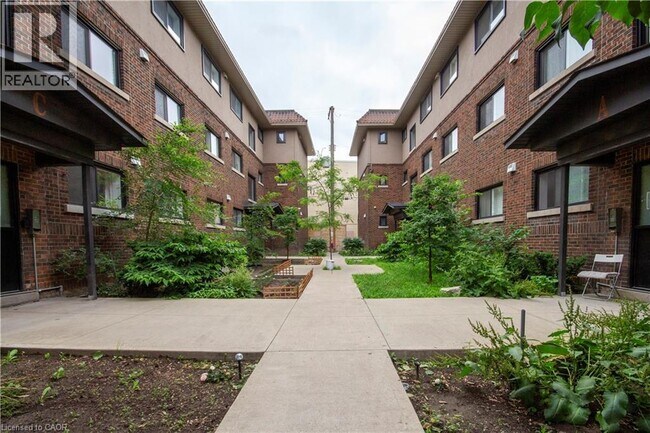 Photo - 540 King St E Unit C7