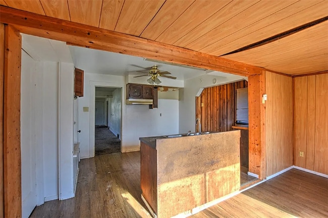 Photo - 2135 E Prairie Ave