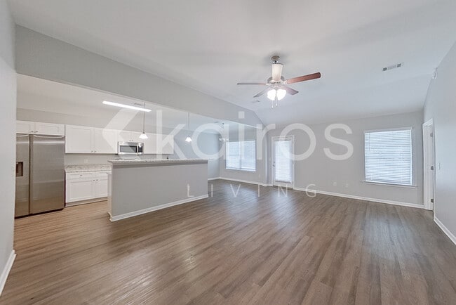 59 Hideaway Ln