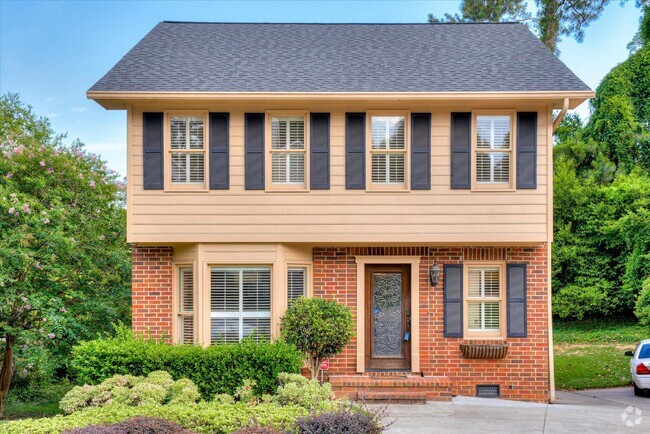 Building Photo - 2001 Summer Ridge Dr Rental