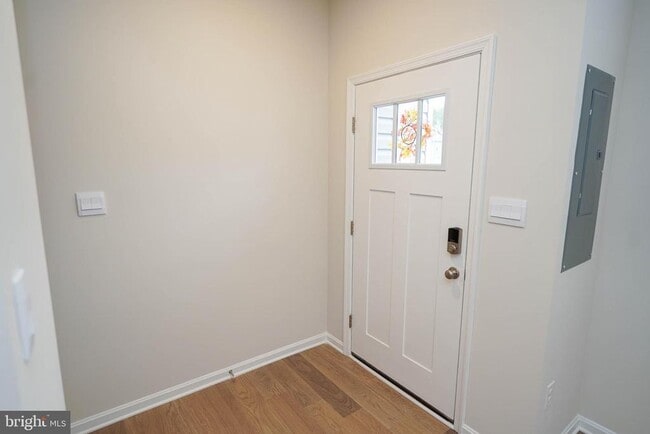 Photo - 852 Mersey Ln