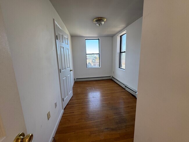 44 Joy St Unit 10