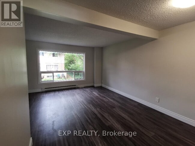 Photo - 5 - 550 SECOND STREET