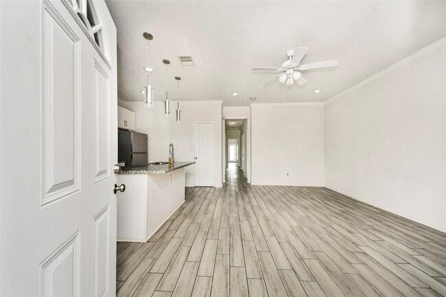 Photo - 7980 Ethel St