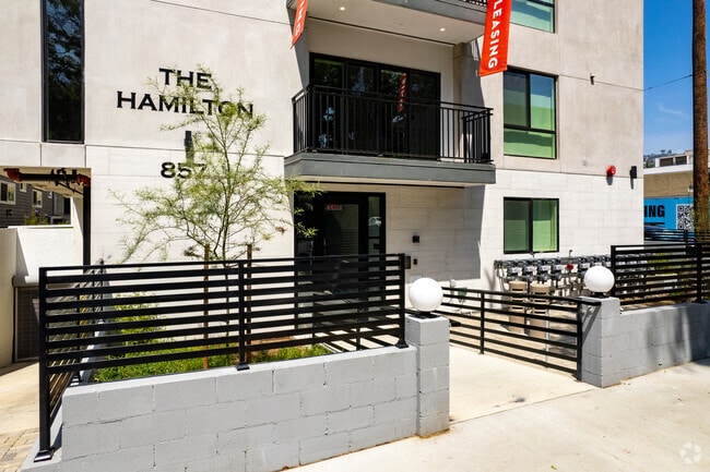 857 N Hayworth Ave - 857 N Hayworth Ave Apartamentos