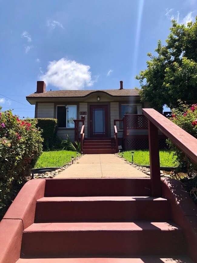 Building Photo - Craftman Style Home in North Park! Blacks ...