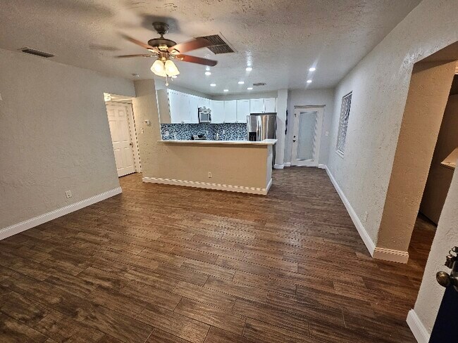 Photo - 215 42nd Ave NE Casa