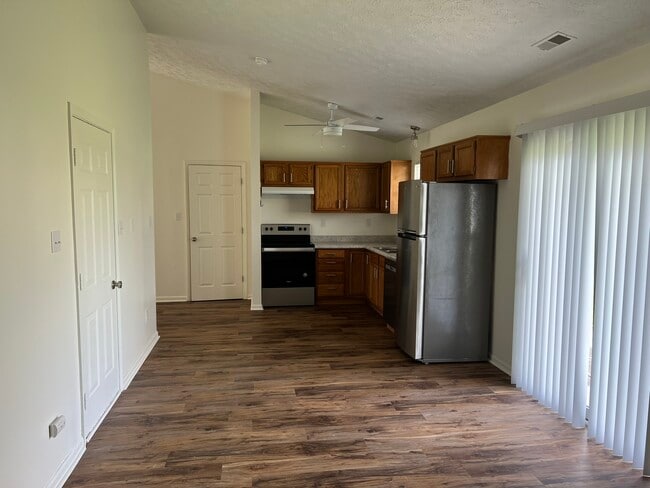 Kitchen - 1486 Michigan Rd