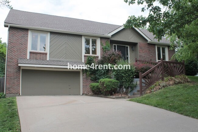 Building Photo - Bedrooms on the Main Level w/ Finished Wal...