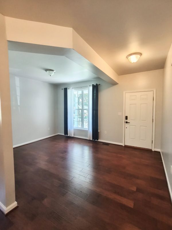 Photo - 2913 Lakeview Pkwy