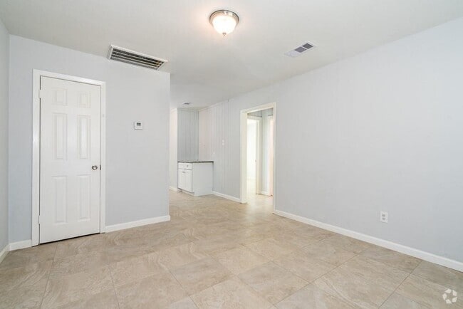 Building Photo - 3114 Wentworth St Unit 2 Rental