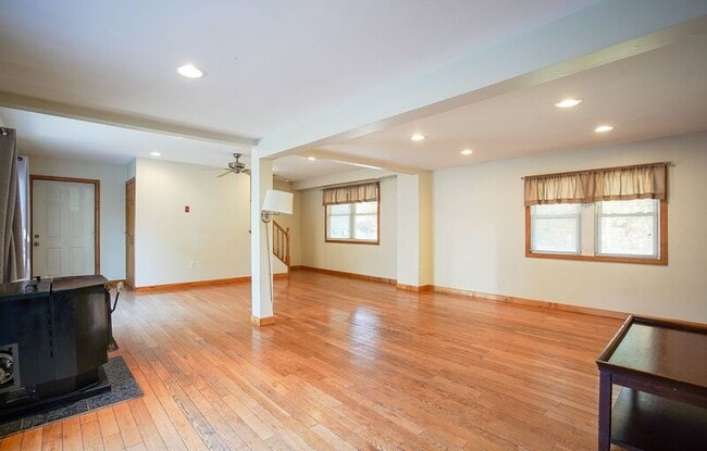 Photo - 74 Hagan Ave