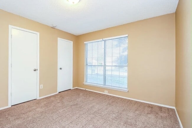 4969 Briar Oaks Ln