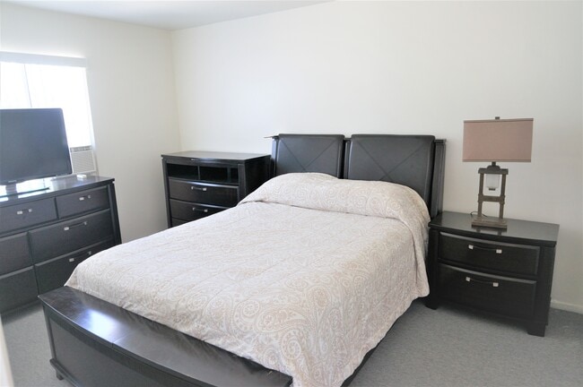 Photo - 5382 Pembury Dr