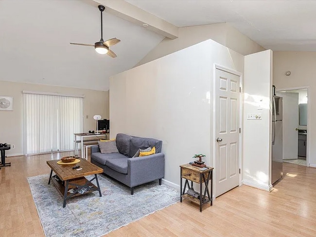 Building Photo - 205 Spring St Unit 2 Rental