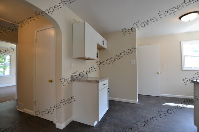 Photo - 509 W Oak Ave